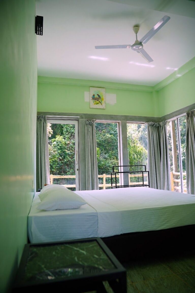 Room green